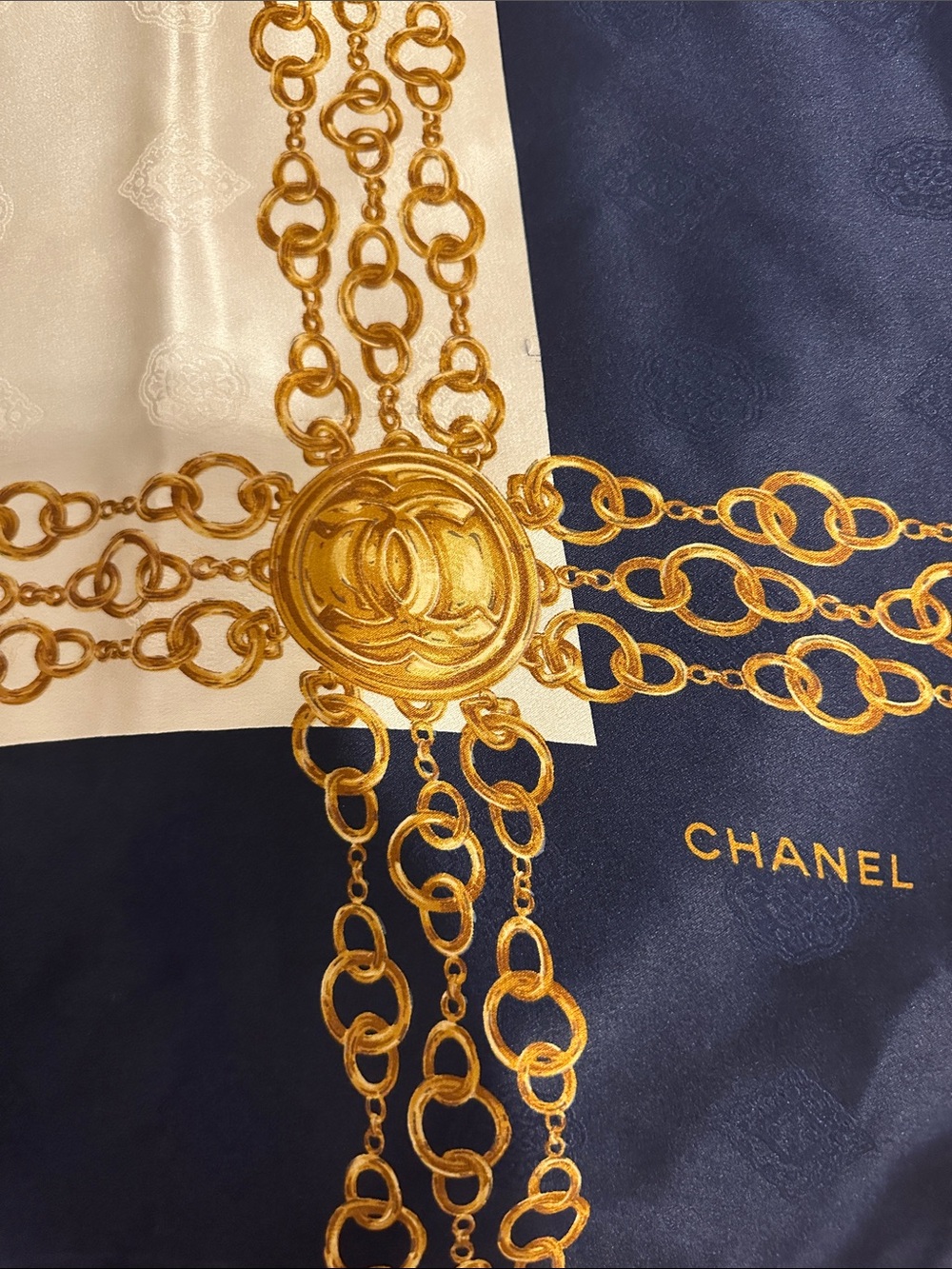 CHANEL Navy, Cream and Gold Chain Motif Silk Scarf PREOWNED - Picture 4 of 6